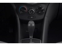 2013 Hyundai Accent 5dr HB Auto GL Exterior Shot 9