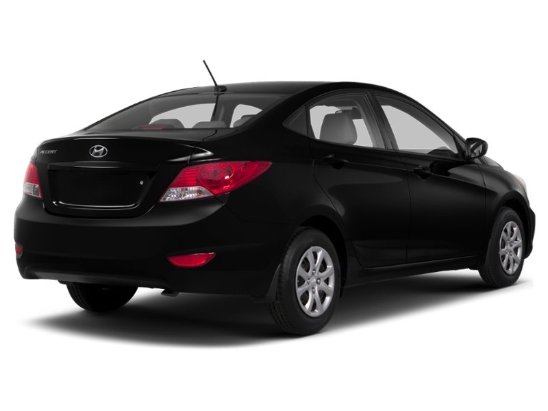 2013 Hyundai Accent 4dr Sdn Auto GL Exterior Shot 10