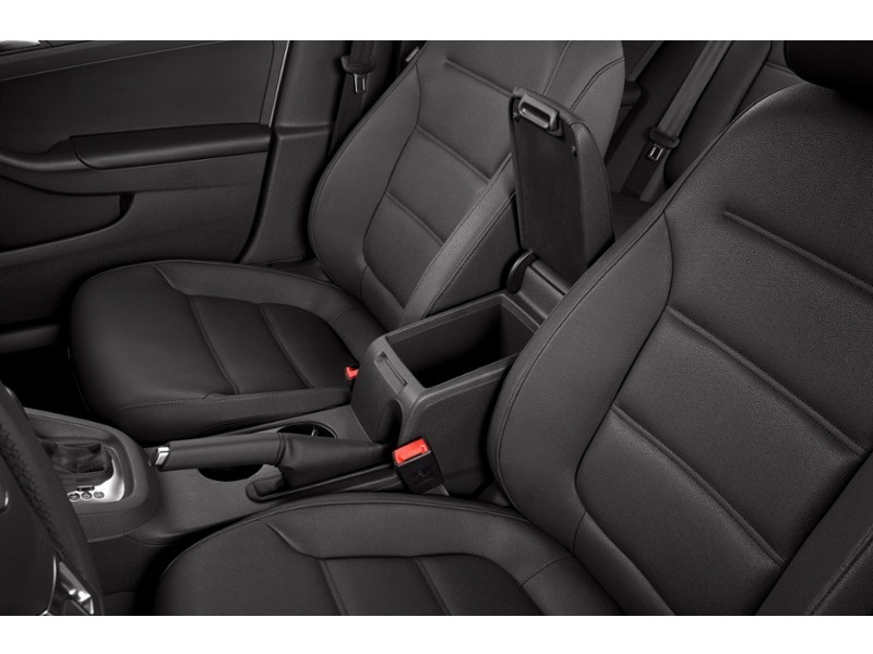 2013 Volkswagen Jetta 4dr 2.0L Man Trendline Interior Shot 7