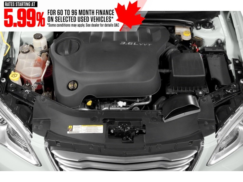 2014 Chrysler 200 4dr Sdn LX Exterior Shot 3