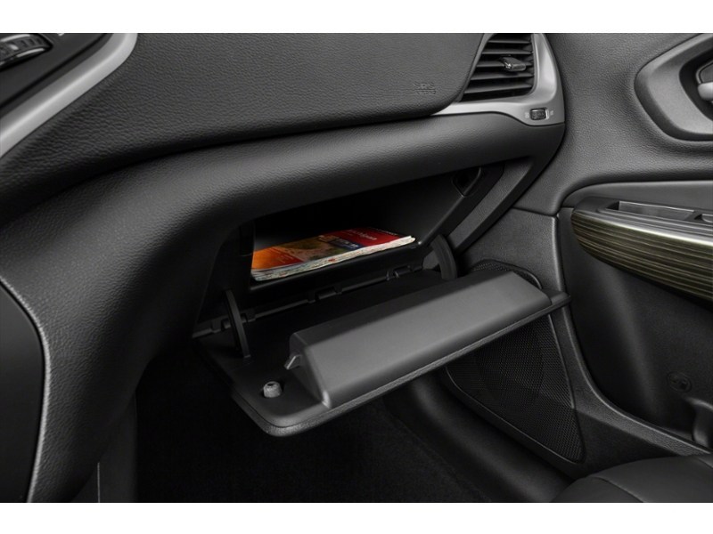 2017 Jeep Cherokee 4WD 4dr Trailhawk Interior Shot 4