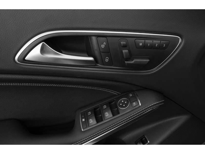 2015 Mercedes-Benz CLA-Class 4dr Sdn CLA 250 4MATIC Exterior Shot 14