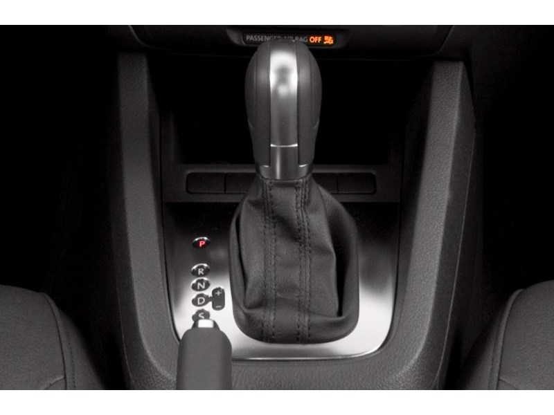 2014 Volkswagen Jetta 4dr 1.8 TSI Auto Comfortline Exterior Shot 9