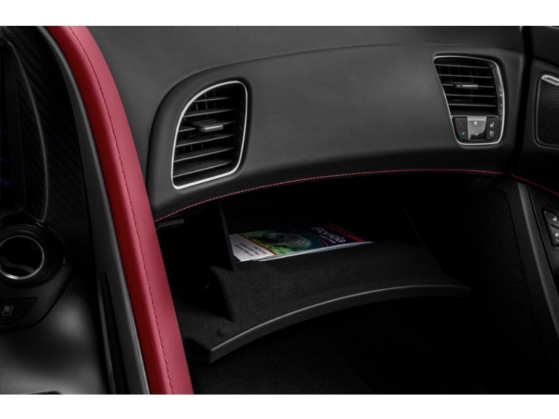 2015 Chevrolet Corvette 2dr Z06 Cpe w/3LZ Interior Shot 4