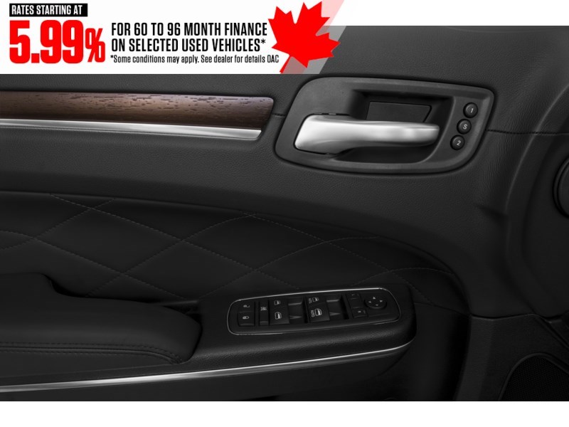 2016 Chrysler 300C 4dr Sdn 300C Platinum RWD Exterior Shot 14