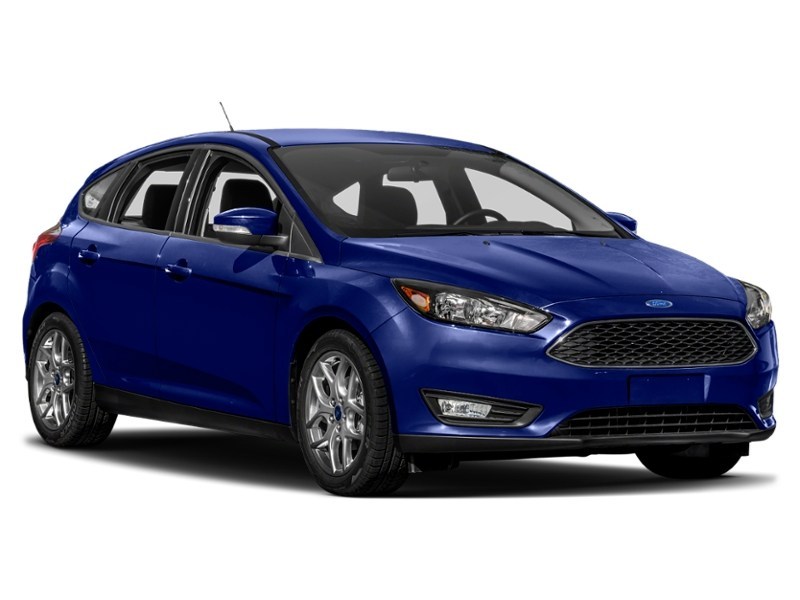 2015 Ford Focus 5dr HB SE Exterior Shot 9