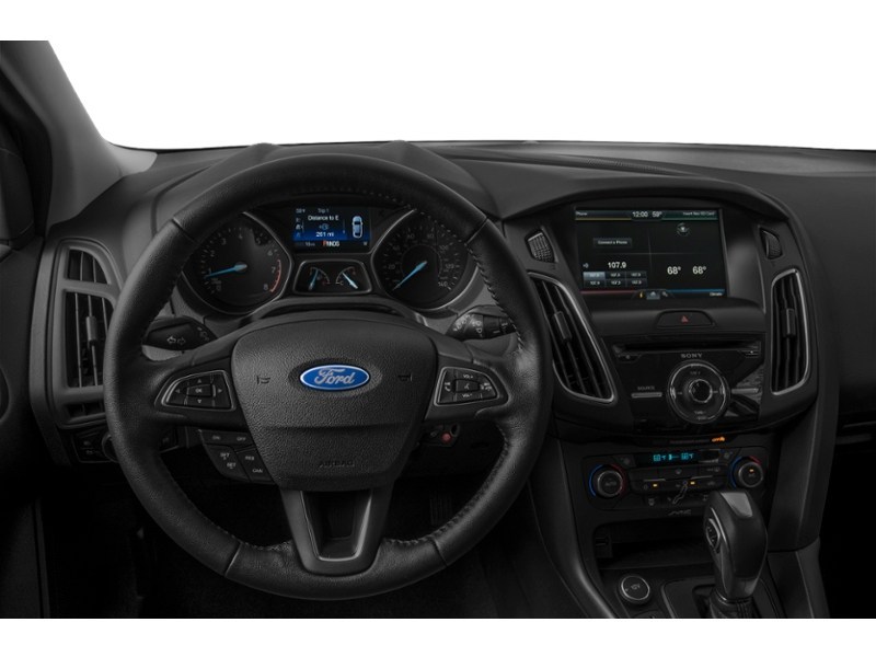 2015 Ford Focus 5dr HB SE Interior Shot 3