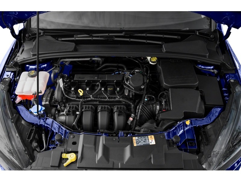 2015 Ford Focus 5dr HB SE Exterior Shot 3