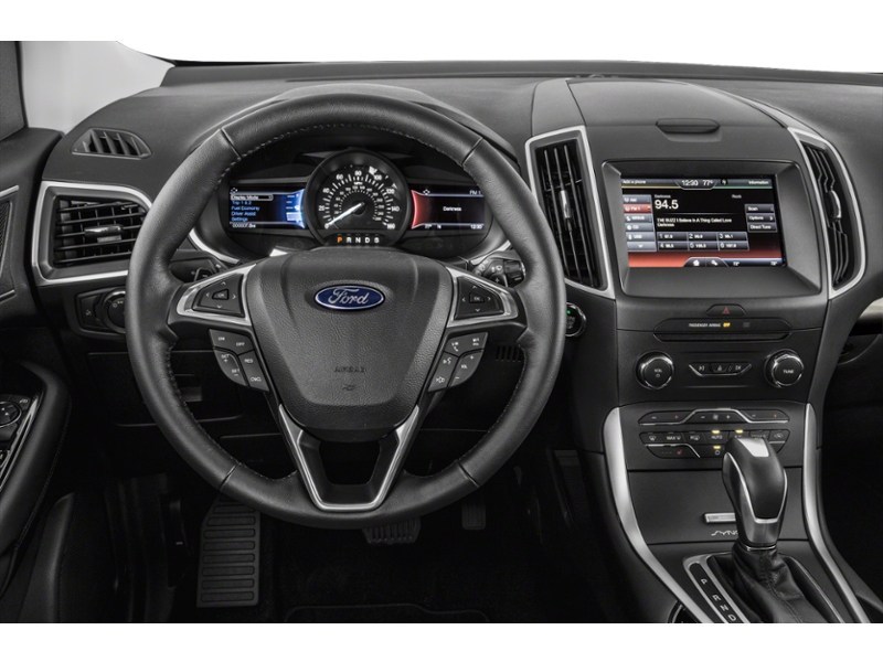 2017 Ford Edge 4dr Titanium AWD Interior Shot 3