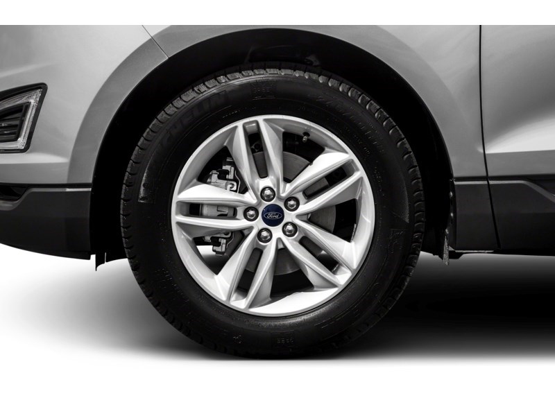 2016 Ford Edge 4dr Titanium AWD Exterior Shot 5