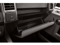 2016 Ford F-150 4WD SuperCrew 145" XLT Interior Shot 4