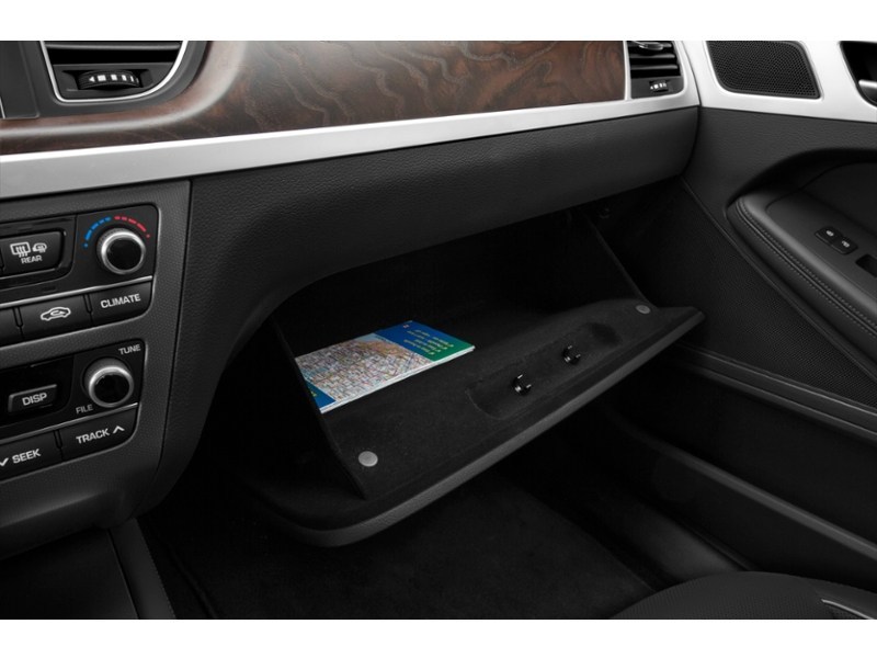 2016 Hyundai Genesis 3.8 Luxury Interior Shot 4