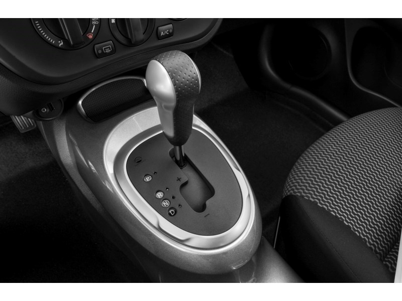 2015 Nissan Juke 5dr Wgn CVT SV FWD Exterior Shot 12