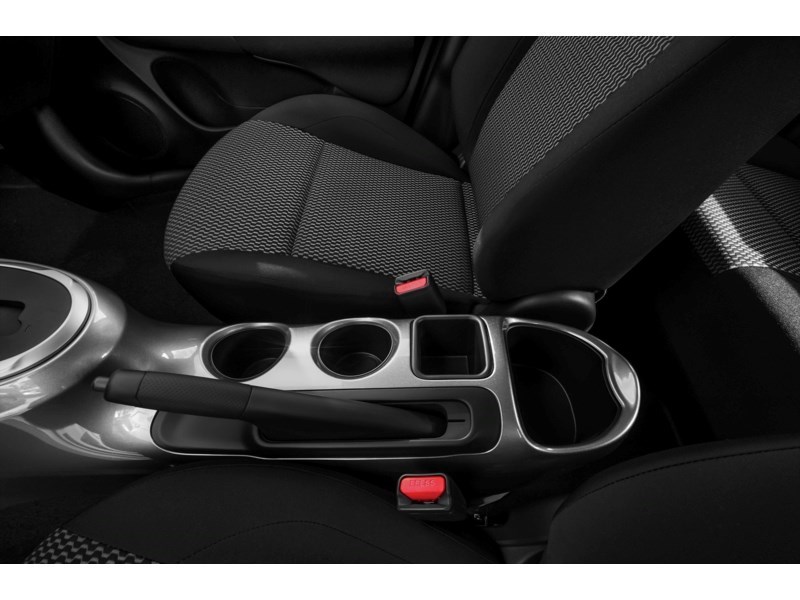 2015 Nissan Juke 5dr Wgn CVT SV FWD Interior Shot 8