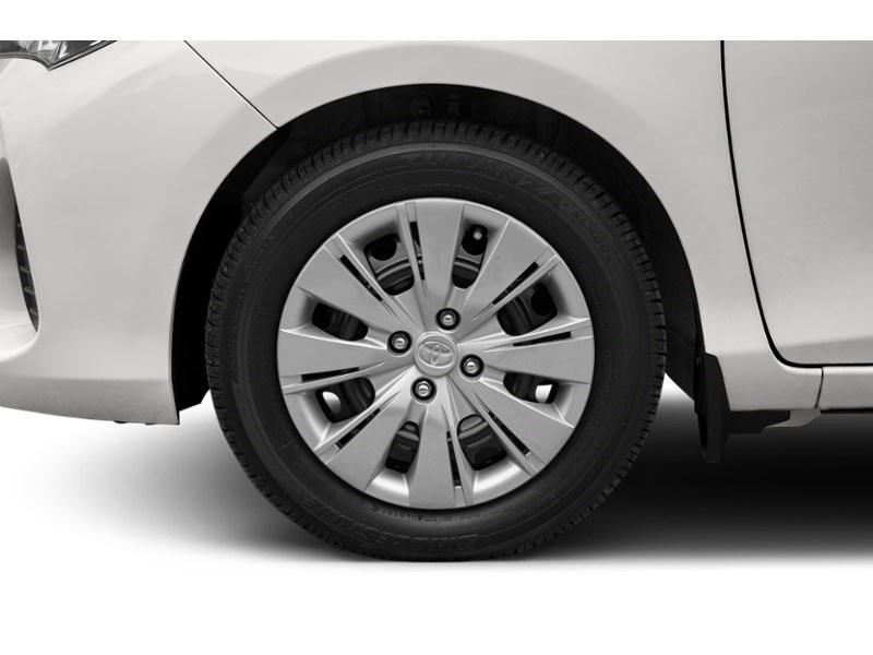 2017 Toyota Yaris 5dr HB Auto LE Exterior Shot 5