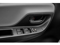 2017 Toyota Yaris 5dr HB Auto LE Exterior Shot 14