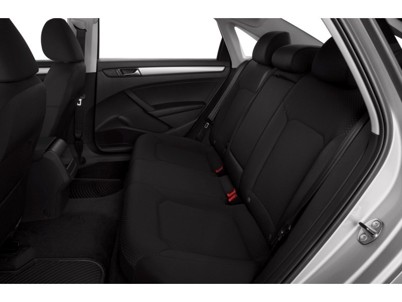 2015 Volkswagen Passat 2.0 TDI Trendline (DSG) Interior Shot 5