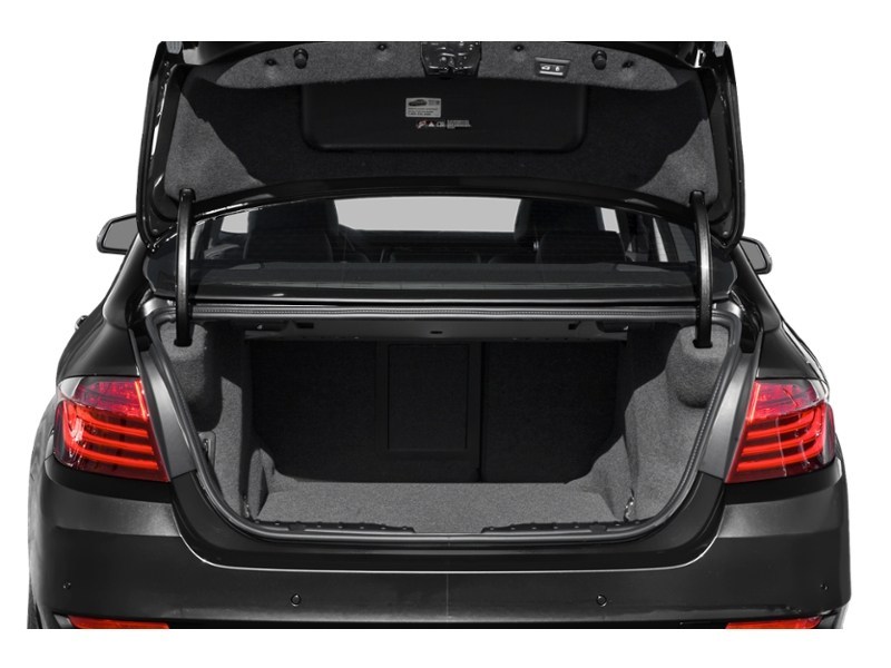 2016 BMW 535 i xDrive Exterior Shot 4
