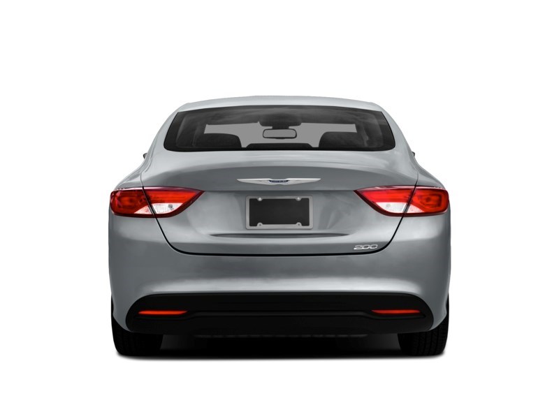 2016 Chrysler 200 4dr Sdn LX FWD Exterior Shot 8