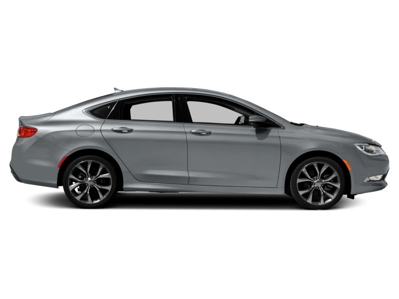 2016 Chrysler 200 4dr Sdn C FWD Exterior Shot 11