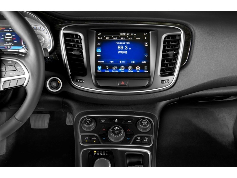 2016 Chrysler 200 4dr Sdn C FWD Interior Shot 2