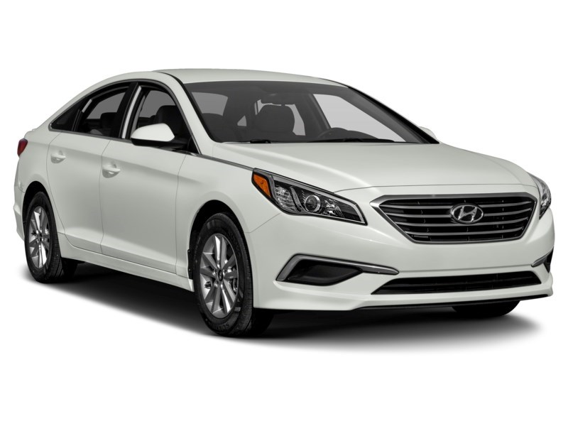2015 Hyundai Sonata 4dr Sdn 2.4L Auto GLS Exterior Shot 9