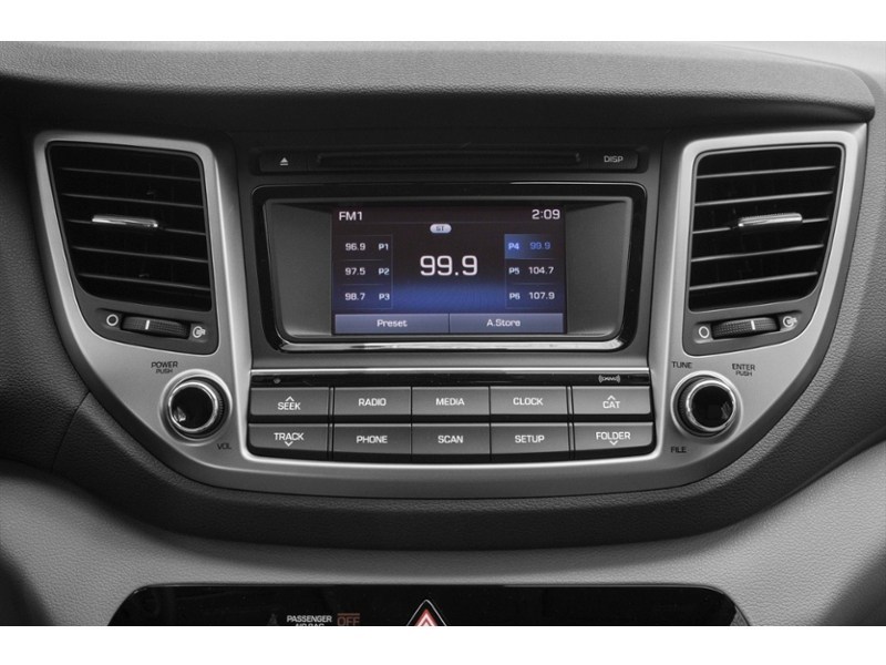 2017 Hyundai Tucson AWD 4dr 2.0L SE Interior Shot 2