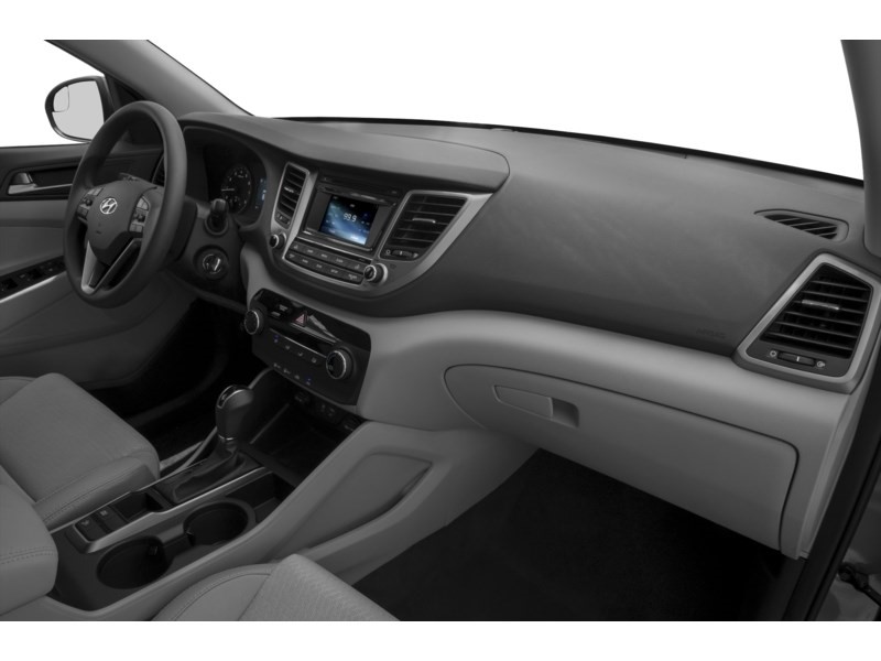 2018 Hyundai Tucson 2.0L SE AWD Interior Shot 1