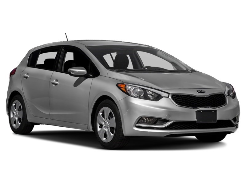 2016 Kia Forte 5dr HB Man LX+ Exterior Shot 9