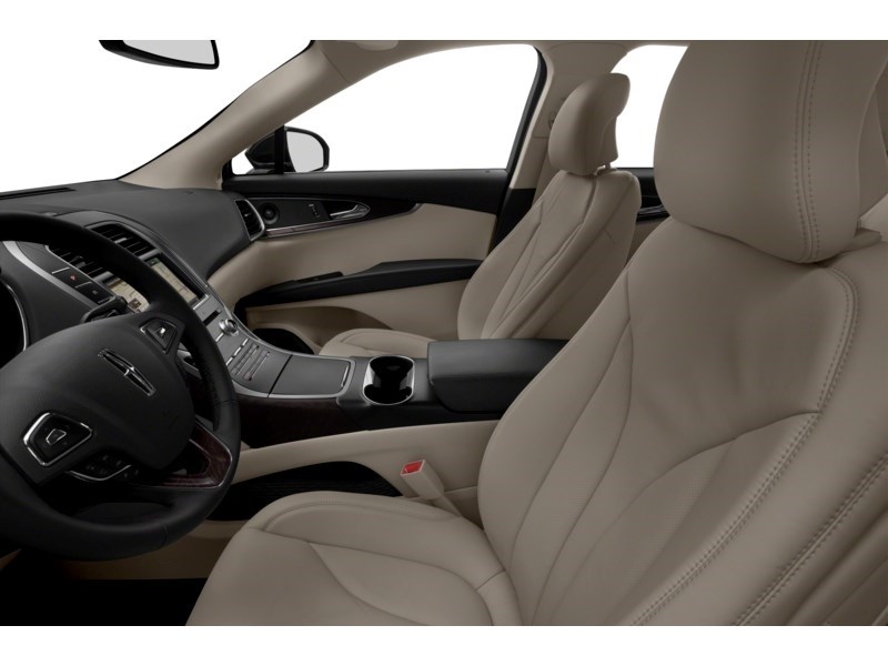 2016 Lincoln MKX Reserve Interior Shot 4