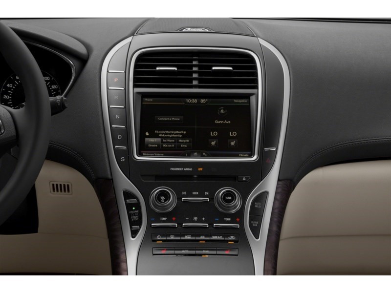 2016 Lincoln MKX Reserve Interior Shot 2