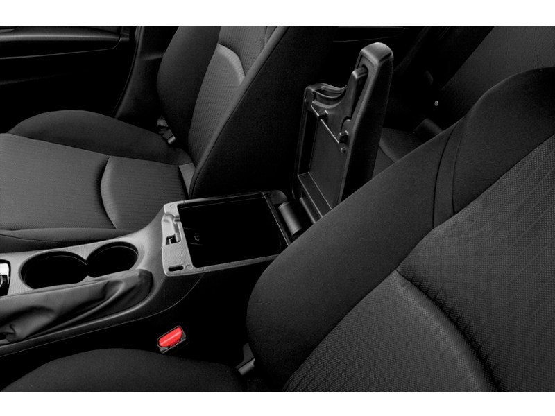 2016 Mazda Mazda3 GX (M6) Exterior Shot 12