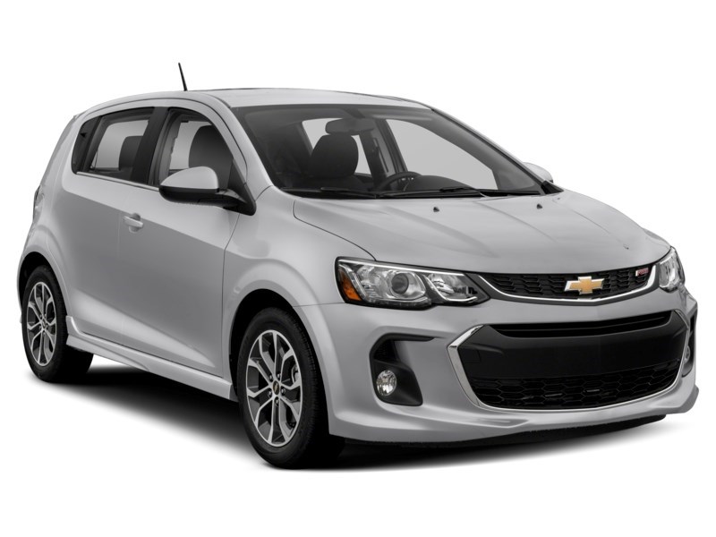 2017 Chevrolet Sonic 5dr HB Auto LT Exterior Shot 9