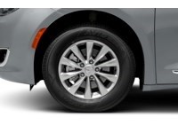 2020 Chrysler Pacifica Touring-L Plus FWD Exterior Shot 5