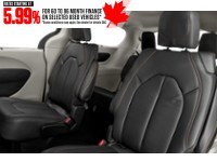 2017 Chrysler Pacifica 4dr Wgn Limited Interior Shot 5