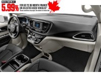 2017 Chrysler Pacifica 4dr Wgn Limited Interior Shot 1