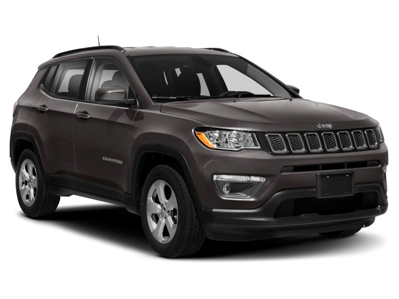 2019 Jeep Compass Altitude 4x4 Exterior Shot 9