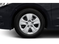 2017 Kia Forte 4dr Sdn Auto LX Exterior Shot 5