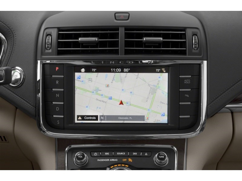 2018 Lincoln Continental Reserve Interior Shot 8