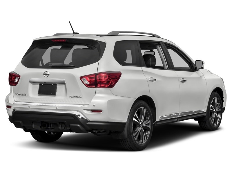 2017 Nissan Pathfinder 4WD 4dr Platinum Exterior Shot 2