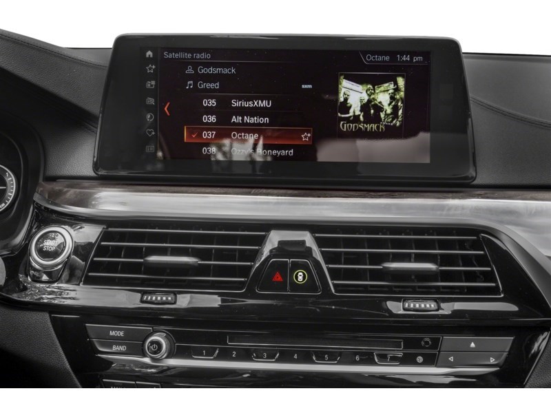 2018 BMW 530e 530e xDrive iPerformance Plug-In Hybrid Interior Shot 2