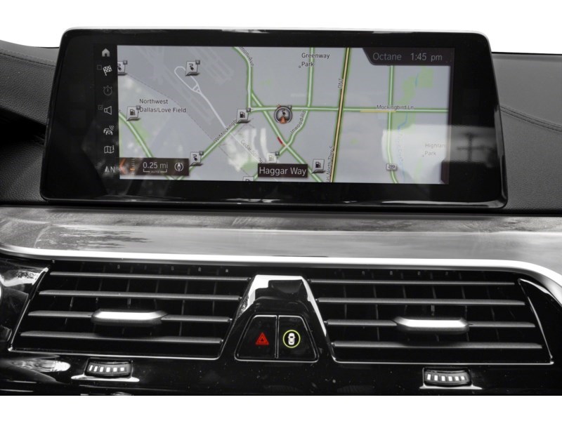 2018 BMW 530e 530e xDrive iPerformance Plug-In Hybrid Interior Shot 8