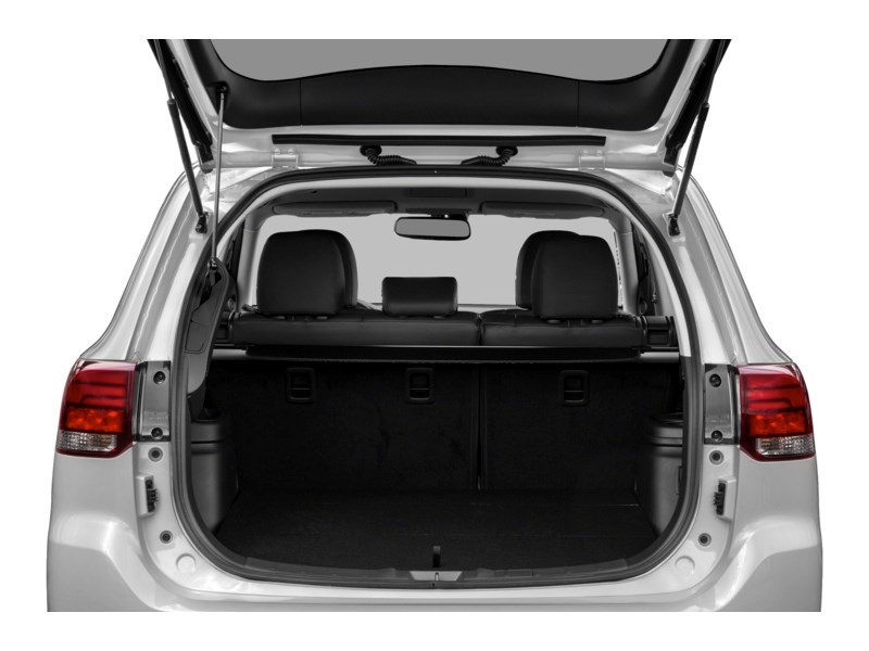 2018 Mitsubishi Outlander Plug-In Hybrid GT S-AWC Exterior Shot 4