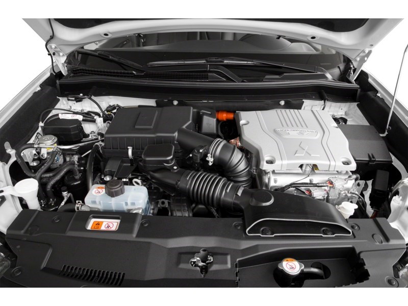 2018 Mitsubishi Outlander Plug-In Hybrid GT S-AWC Exterior Shot 3