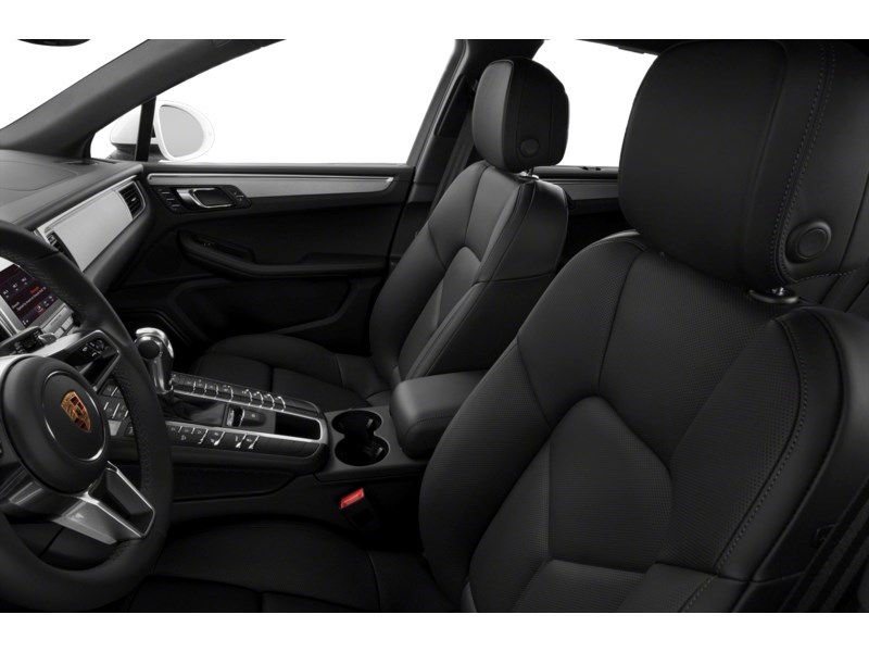2018 Porsche Macan GTS Interior Shot 4