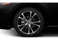 2019 Toyota Camry SE Auto Exterior Shot 5