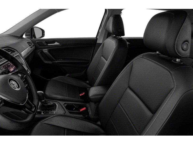 2020 Volkswagen Tiguan Comfortline 4MOTION | Low KM's Interior Shot 4