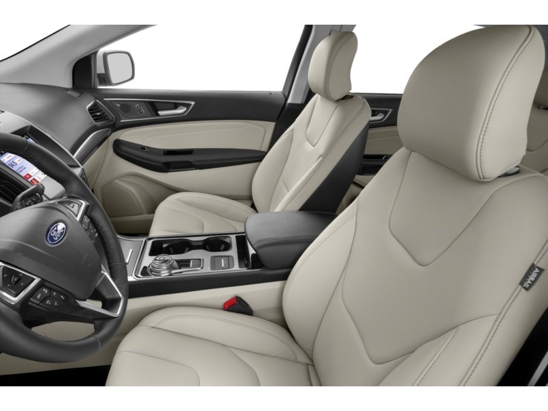 2020 Ford Edge Titanium AWD Interior Shot 4