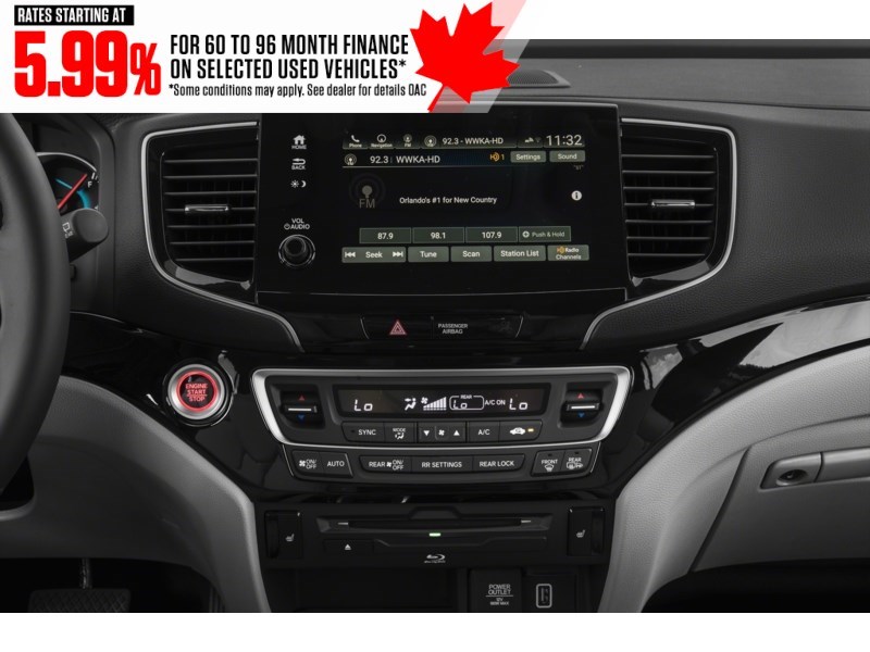 2021 Honda Pilot Touring 8-Passenger AWD Interior Shot 2