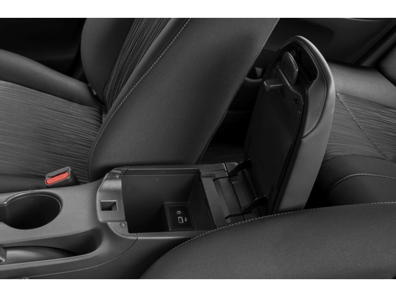 2019 Nissan Sentra S CVT Interior Shot 7